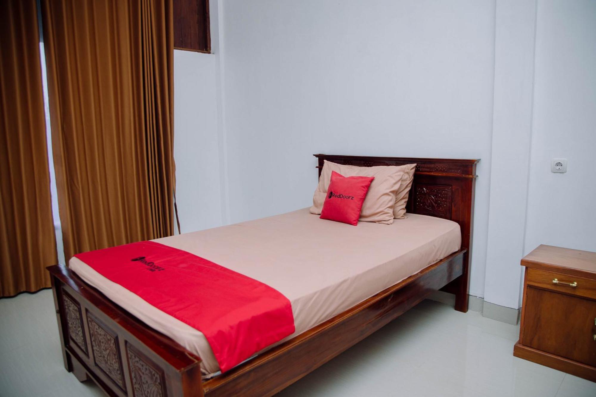 Reddoorz At Villa Bukit Senyum Lombok Kuripan  Eksteriør bilde