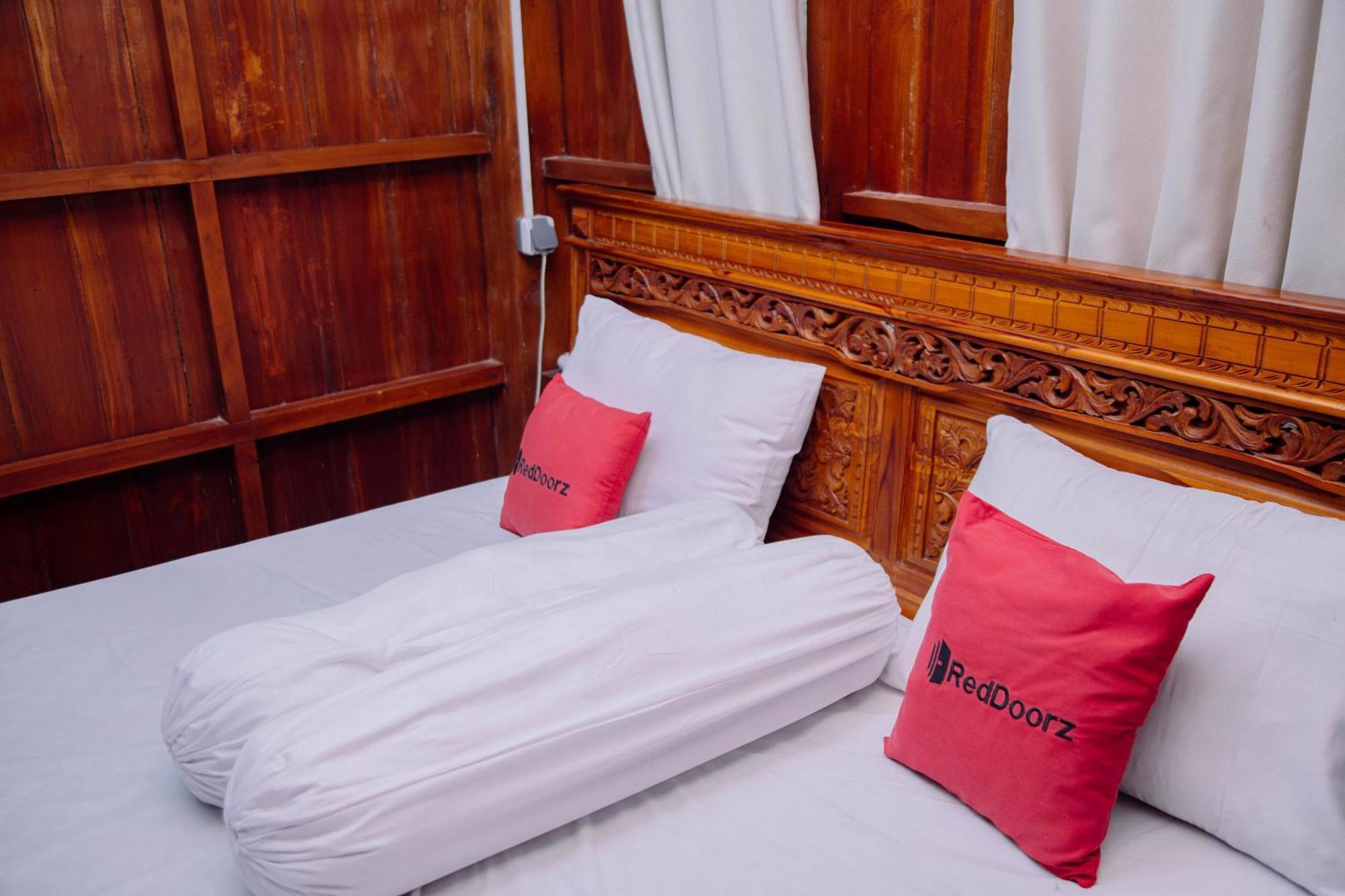 Reddoorz At Villa Bukit Senyum Lombok Kuripan  Eksteriør bilde