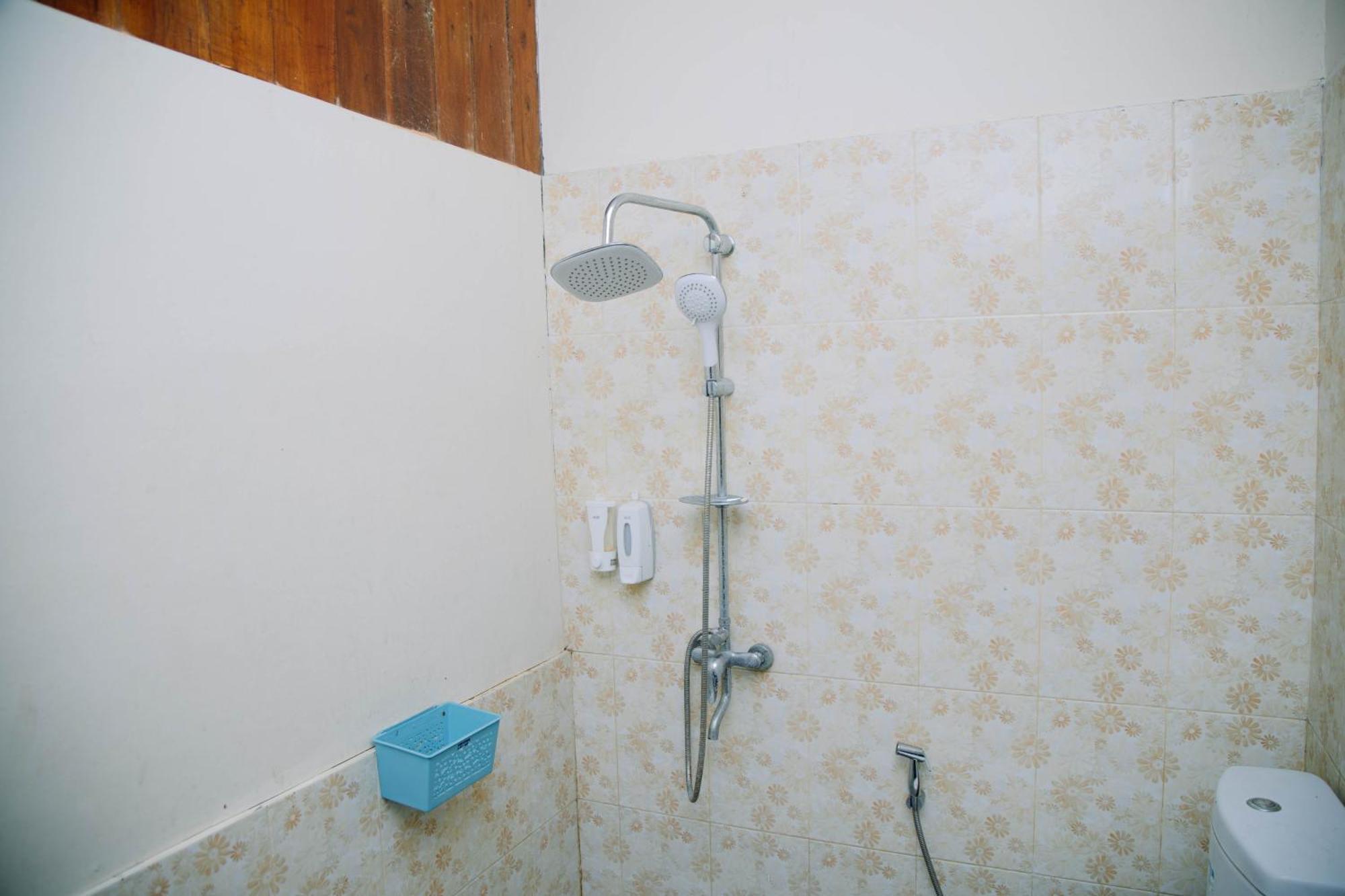 Reddoorz At Villa Bukit Senyum Lombok Kuripan  Eksteriør bilde