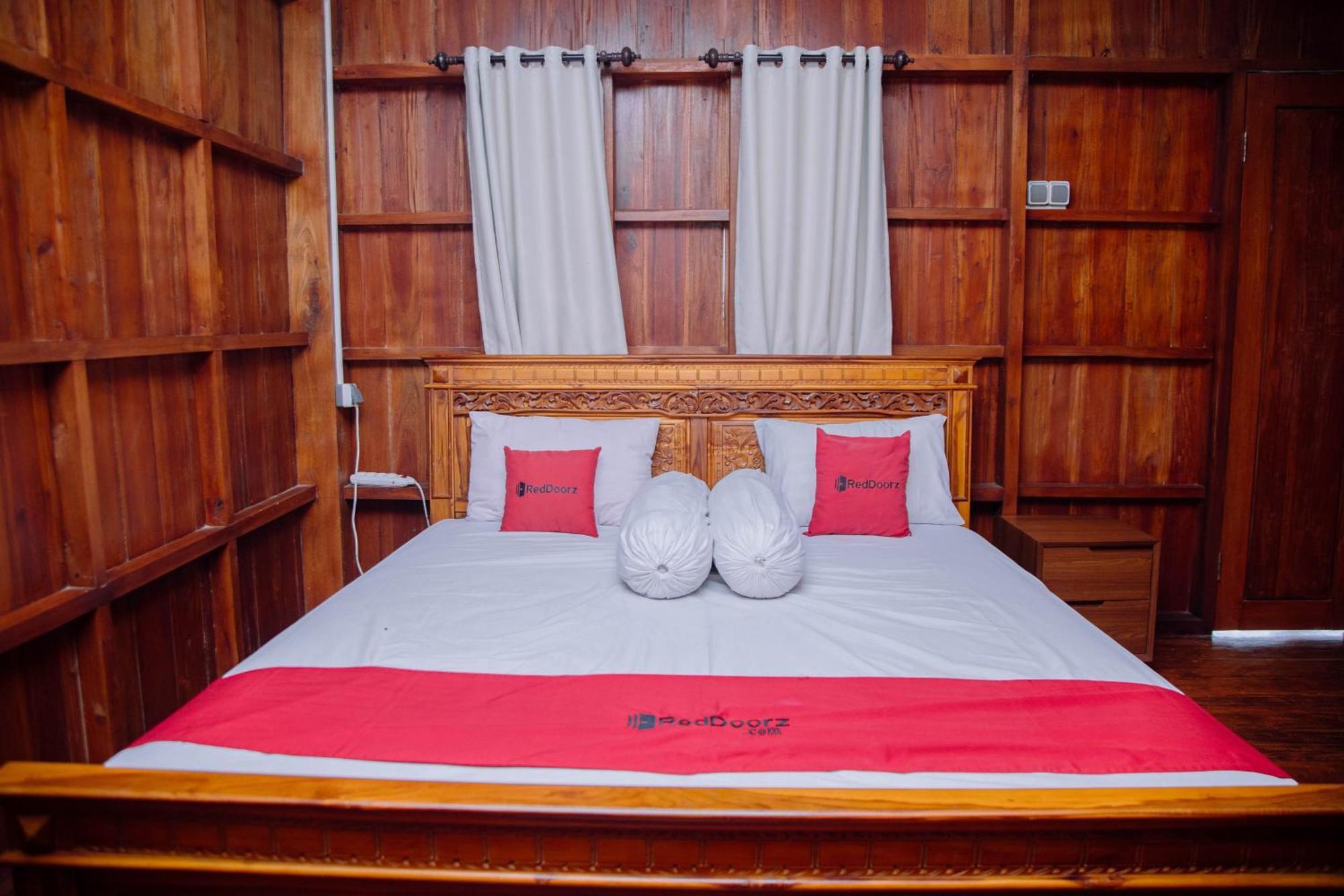 Reddoorz At Villa Bukit Senyum Lombok Kuripan  Eksteriør bilde