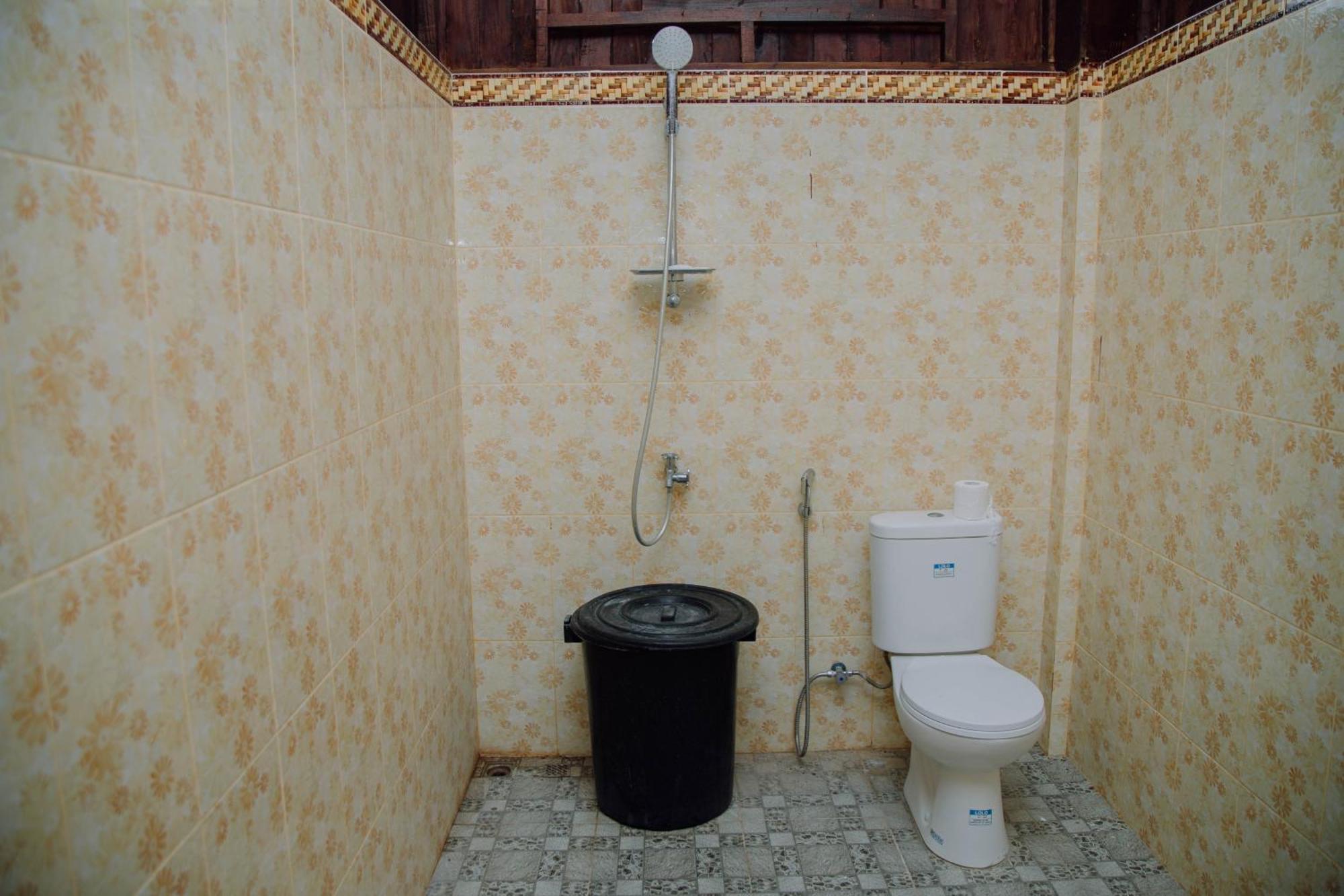 Reddoorz At Villa Bukit Senyum Lombok Kuripan  Eksteriør bilde