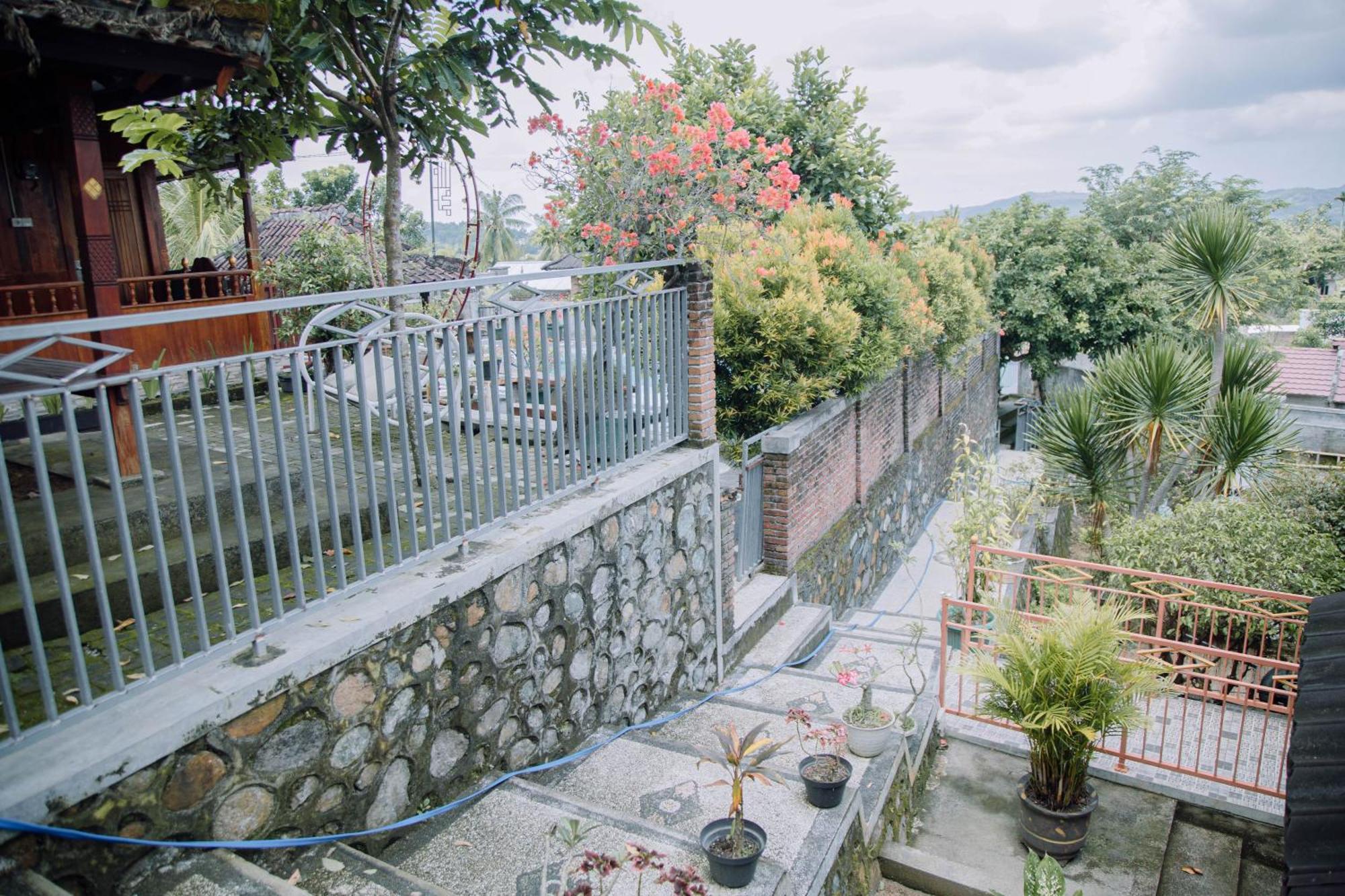 Reddoorz At Villa Bukit Senyum Lombok Kuripan  Eksteriør bilde